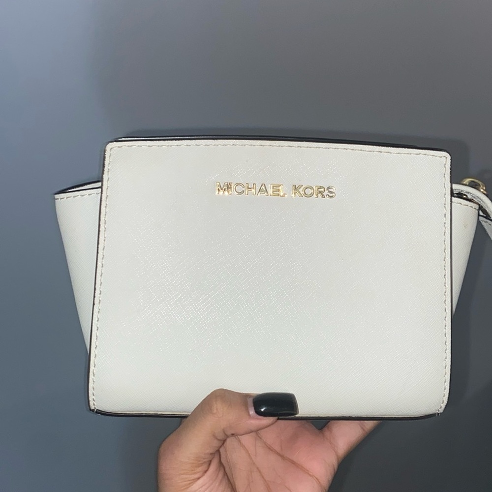 Michael Kors Bucket Crossbody Bag